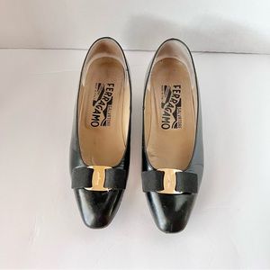 Vintage Ferragamo Bow Vara Pump Shoe